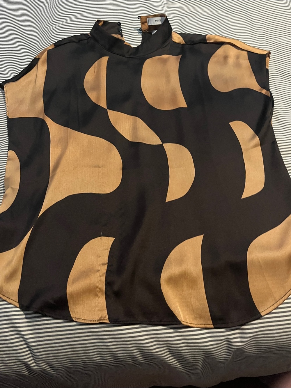 Black n Gold blouse, never worn.